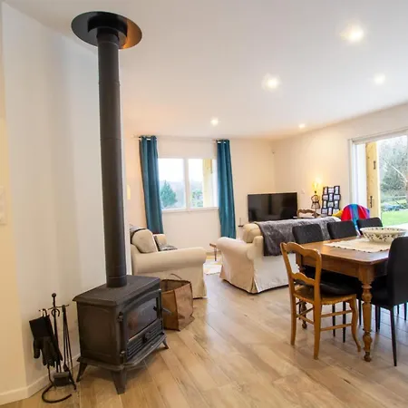 Maison Spacieuse A Avec 5 Et Salle De Jeux - Fr-1-616-471 *