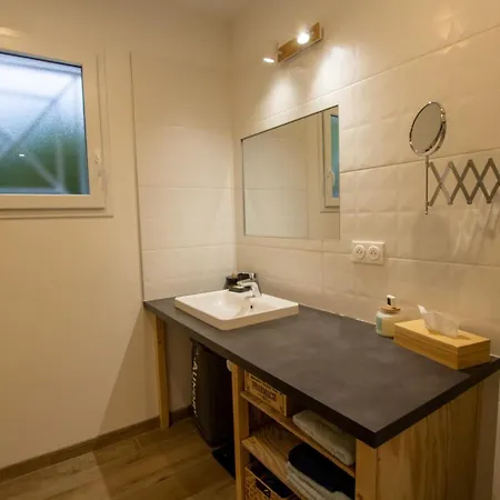 Maison Spacieuse A Avec 5 Et Salle De Jeux - Fr-1-616-471