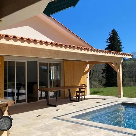 Maison Spacieuse A Avec 5 Et Salle De Jeux - Fr-1-616-471 Ferienhaus Château-lʼÉvêque