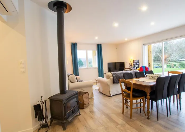 Maison Spacieuse A Avec 5 Et Salle De Jeux - Fr-1-616-471 *
