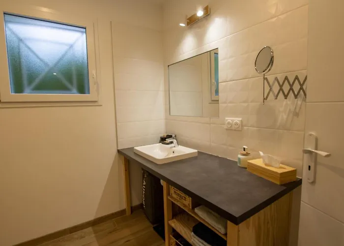 Maison Spacieuse A Avec 5 Et Salle De Jeux - Fr-1-616-471