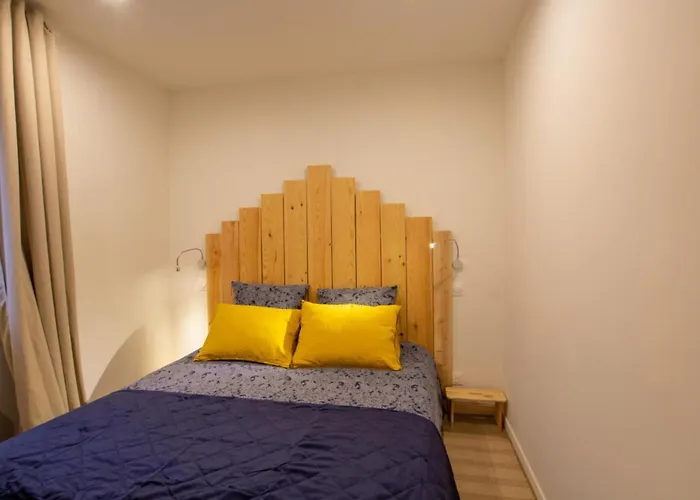 Maison Spacieuse A Avec 5 Et Salle De Jeux - Fr-1-616-471 Ferienhaus Château-lʼÉvêque