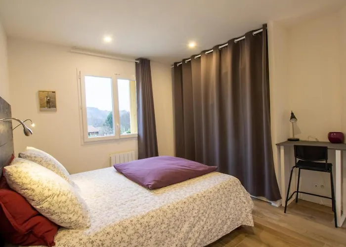 Maison Spacieuse A Avec 5 Et Salle De Jeux - Fr-1-616-471 Château-lʼÉvêque