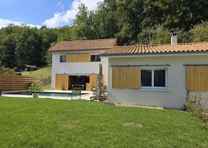 Maison Spacieuse A Avec 5 Et Salle De Jeux - Fr-1-616-471 Château-lʼÉvêque