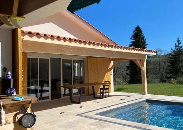 Maison Spacieuse A Avec 5 Et Salle De Jeux - Fr-1-616-471 Ferienhaus Château-lʼÉvêque